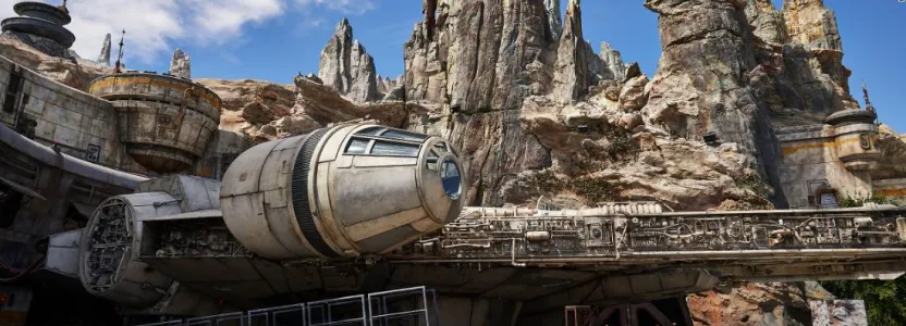 Disneyland Opens Star Wars Galaxy&#039;s Edge Attraction Near JW Marriott Anaheim